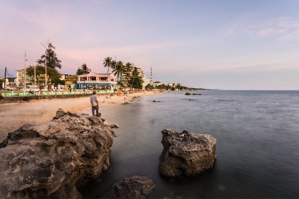 Ngắm hoàng hôn tại Dinh Cậu Phú Quốc