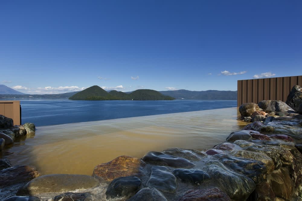 best onsen hotels in hokkaido