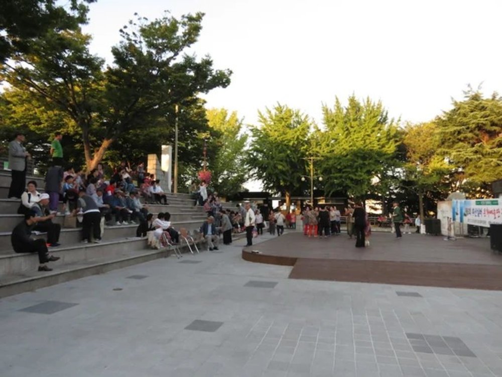 龍頭山公園空曠地