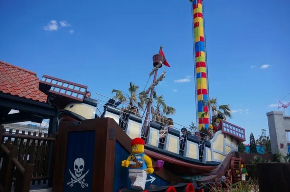 樂高樂園設施 #1 海盜船（Anchors Away）
