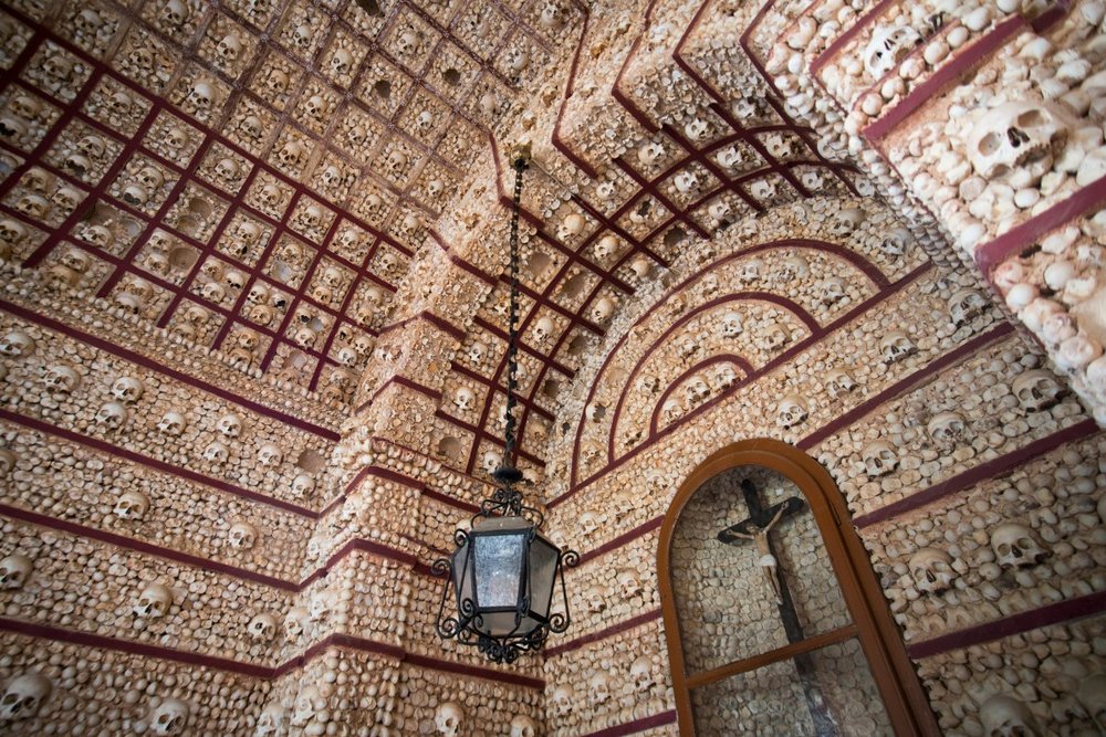 Nhà nguyện Capela dos Ossos