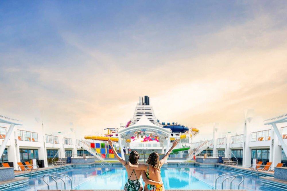 ゲンティンドリーム プールと女性