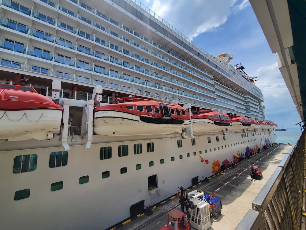 ゲンティンドリーム 船外観