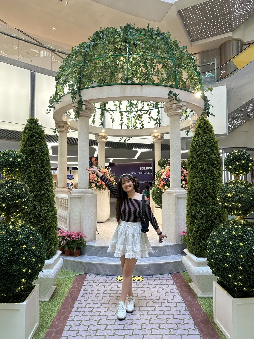 MY EN one utama christmas mall deco 2024