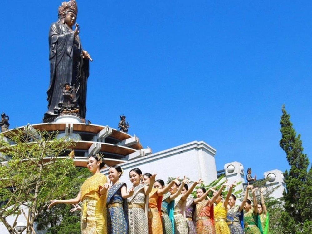 Các Sự Kiện Văn Hóa Và Truyền Thống Khác