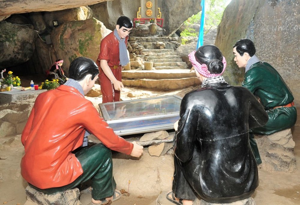  Lễ Hội Động Kim Quang - Dấu Ấn Văn Hóa Cách Mạng