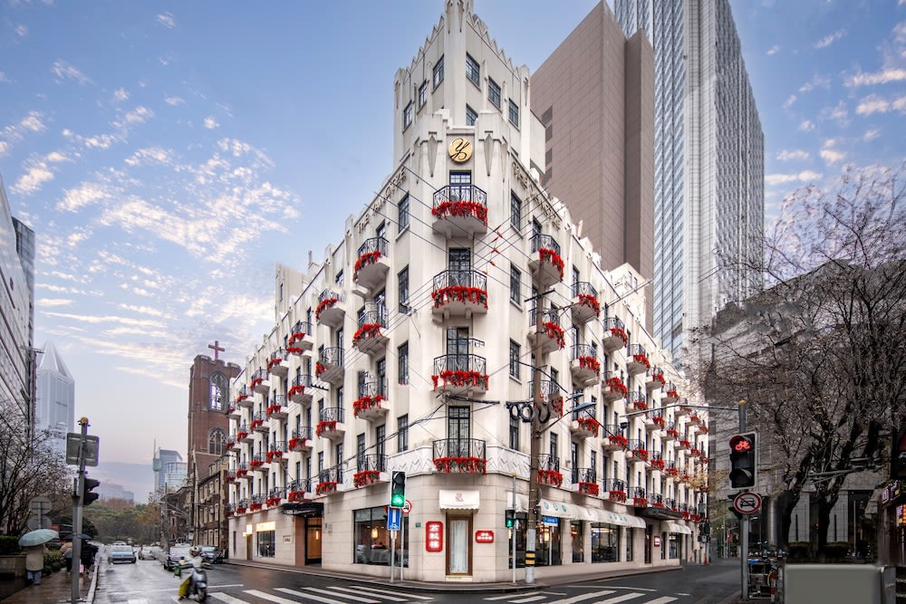 where to stay in shanghai