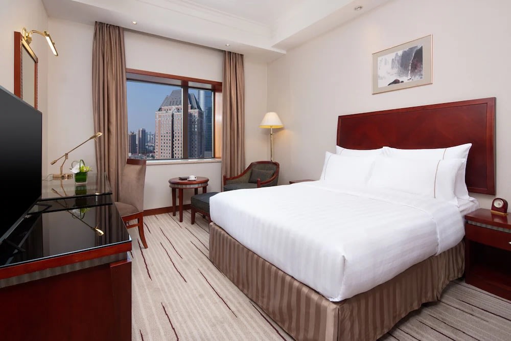 where to stay in shanghai
