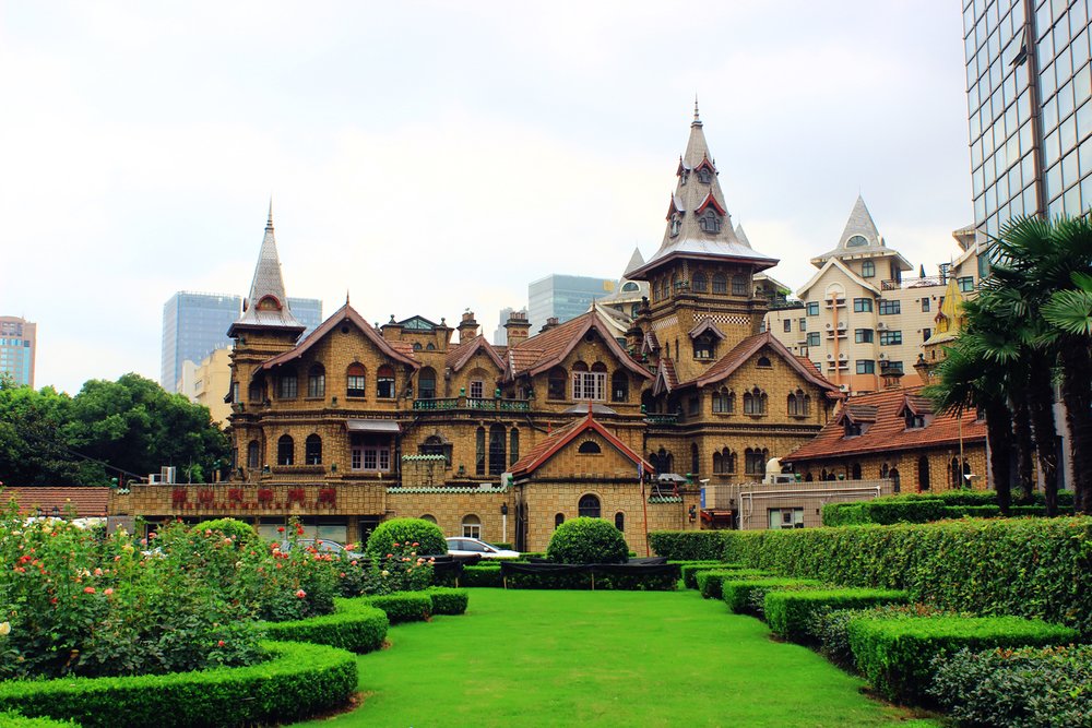 where to stay in shanghai