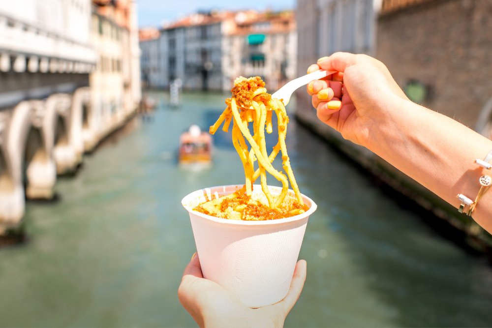 Ăn Gì Khi Đi Du Lịch Châu Âu 14 Ngày Tự Túc?