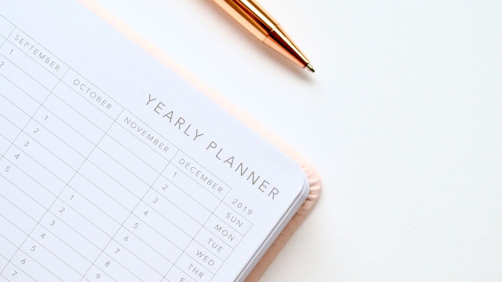 Picture of a calendar to plan long weekend getaways