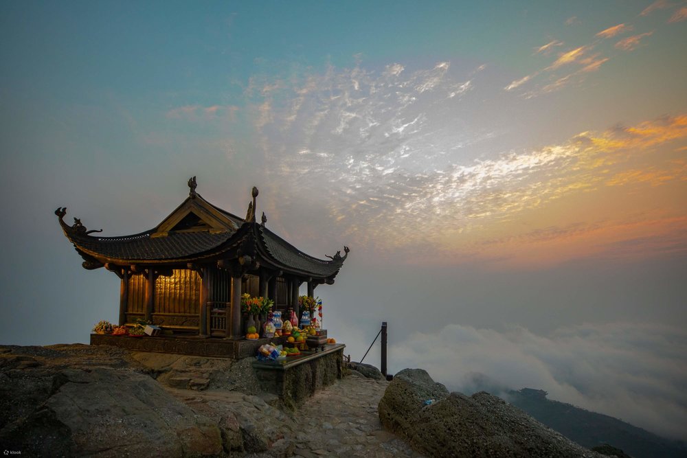 Núi Và Chùa Yên Tử - Quảng Ninh