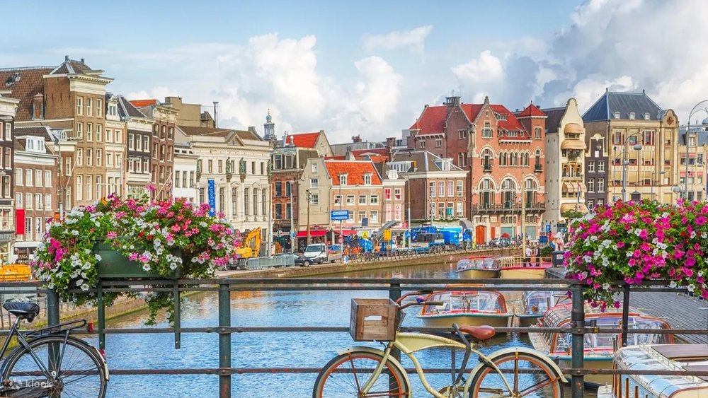 Ngày 9: Amsterdam - Hà Nội