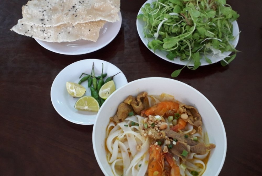  ベトナム料理　ミークアン