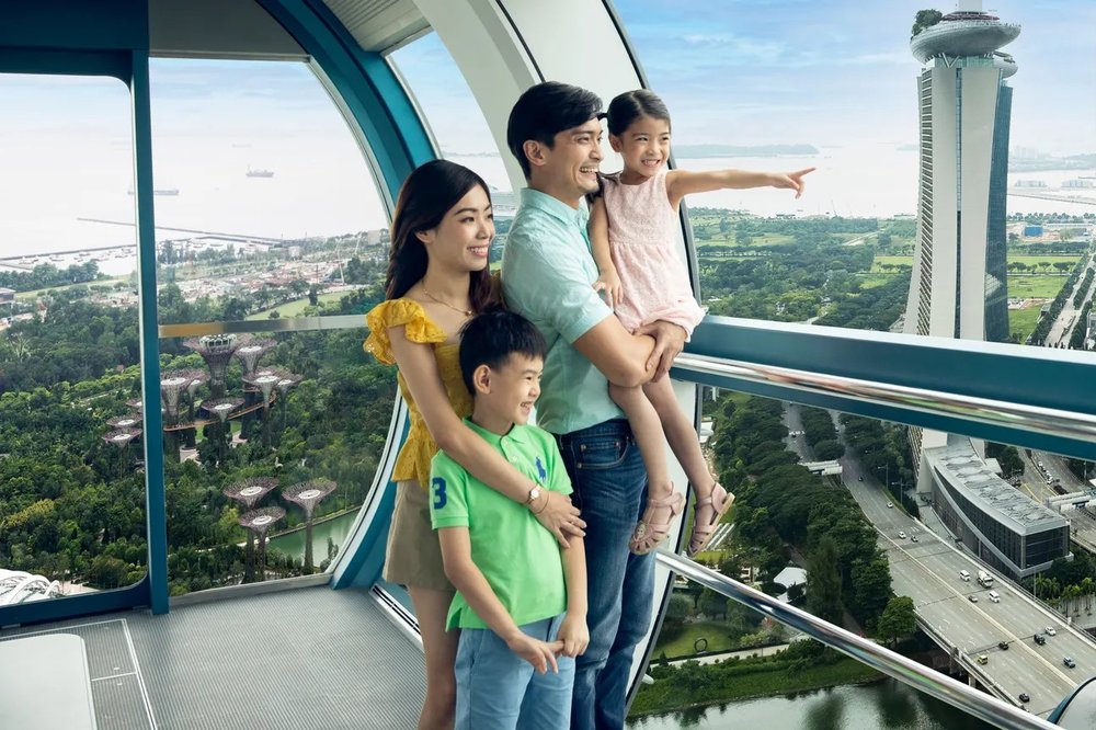 Sight-seeing on the Singapore Flyer is an unforgettable adventure for the whole family!   Credits: Klook