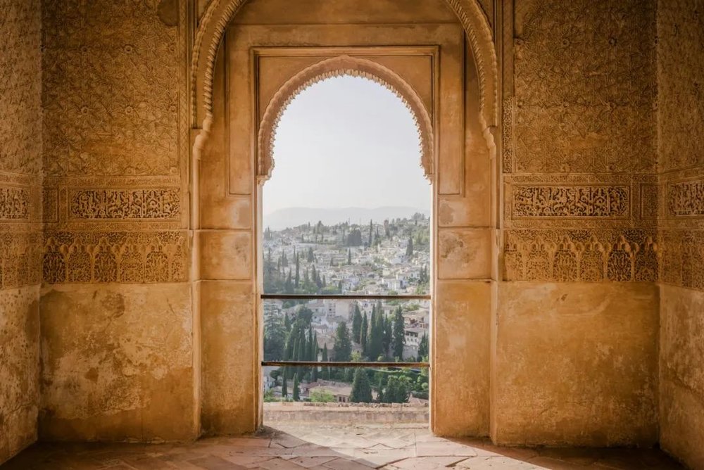 Alhambra, Spain|unsplash@Victoriano Izquierdo