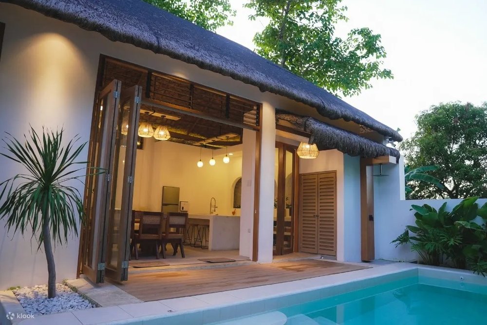 Dining area beside the pool