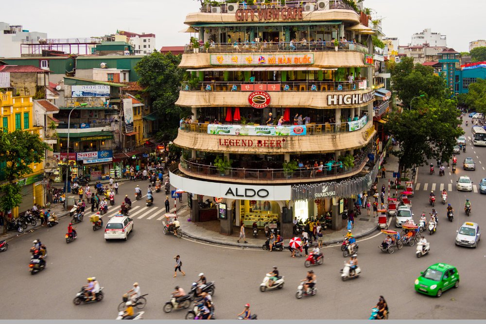 Di Chuyển Đến Phố Tạ Hiện Bằng Xe Ô Tô