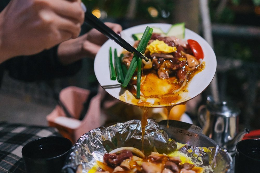 Bò Nướng Chảo Gang Phố Tạ Hiện