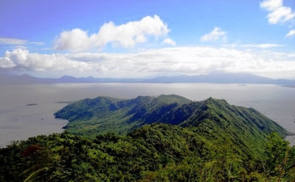 Talim Island: Mount Tagapo (Source: Talim Island/Blogspot)