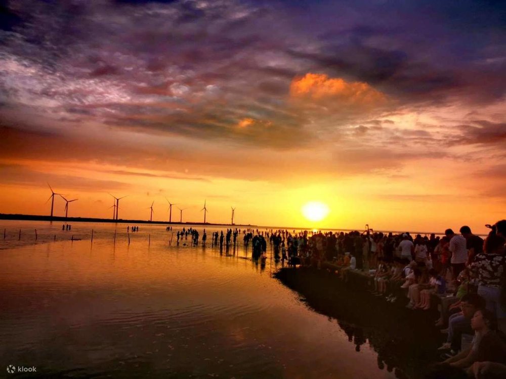 Tour Ngày Đầm Lầy Cao Mỹ , Nhà Hát Quốc Gia Đài Trung Và Chợ Feng Chia