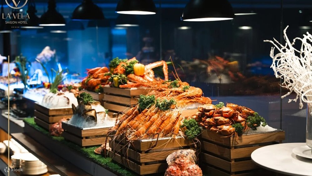 Thưởng Thức Buffet Hải Sản La Vela Saigon
