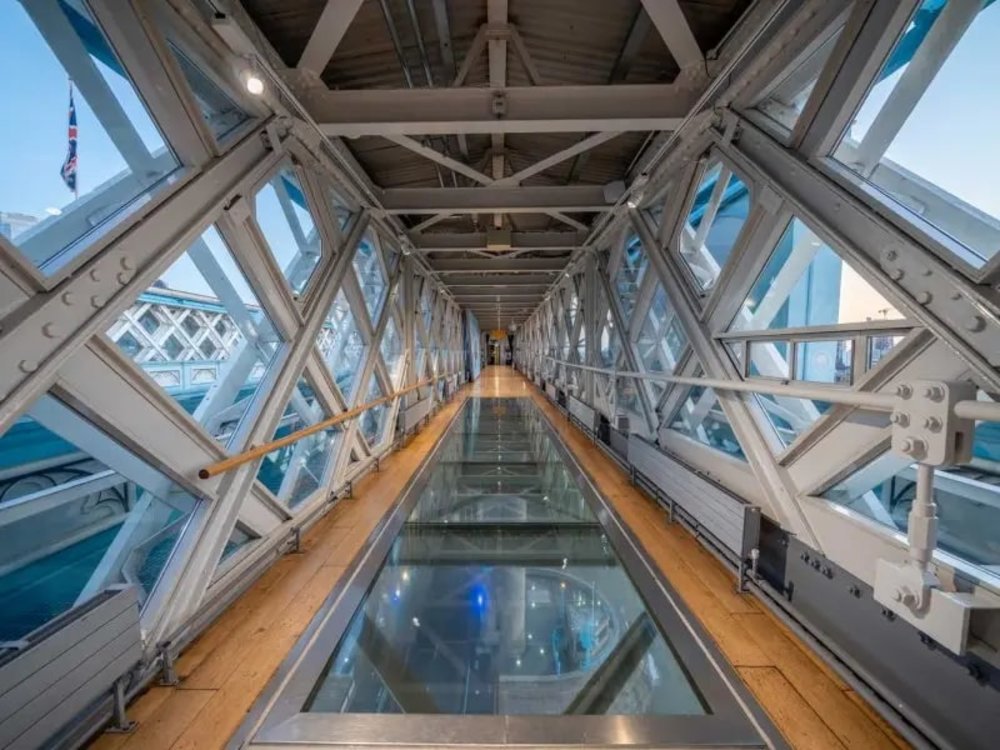 倫敦塔橋玻璃步道Glass Floors