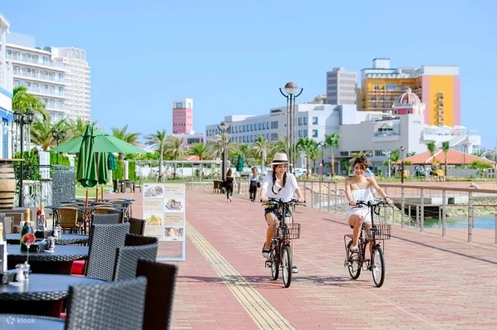 美國村 騎腳踏車