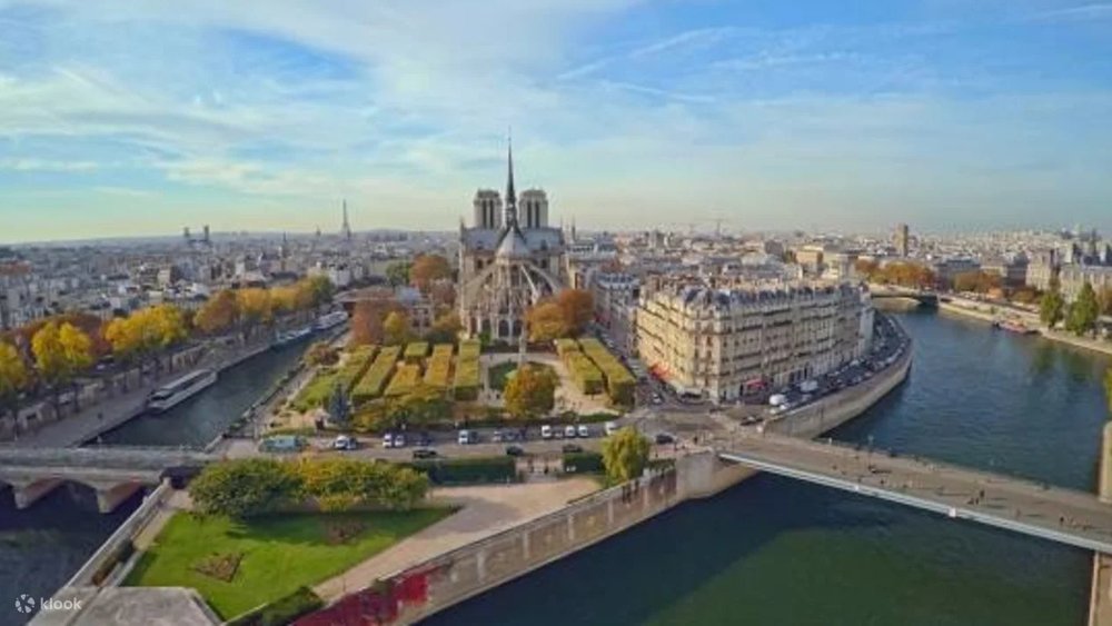 塞納河周邊景點｜西堤島（Île de la Cité）