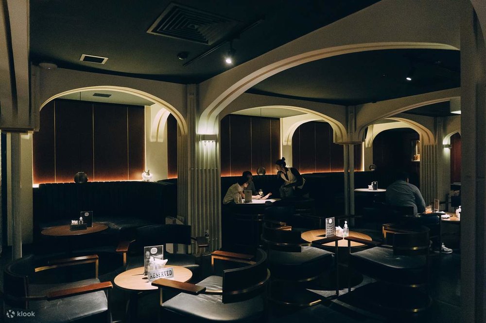 Trải Nghiệm Speakeasy Bar Tại Rabbit Hole Saigon