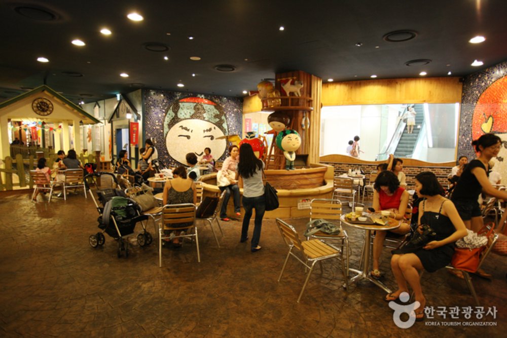 汝矣島櫻花節周邊景點, 首爾時代廣場