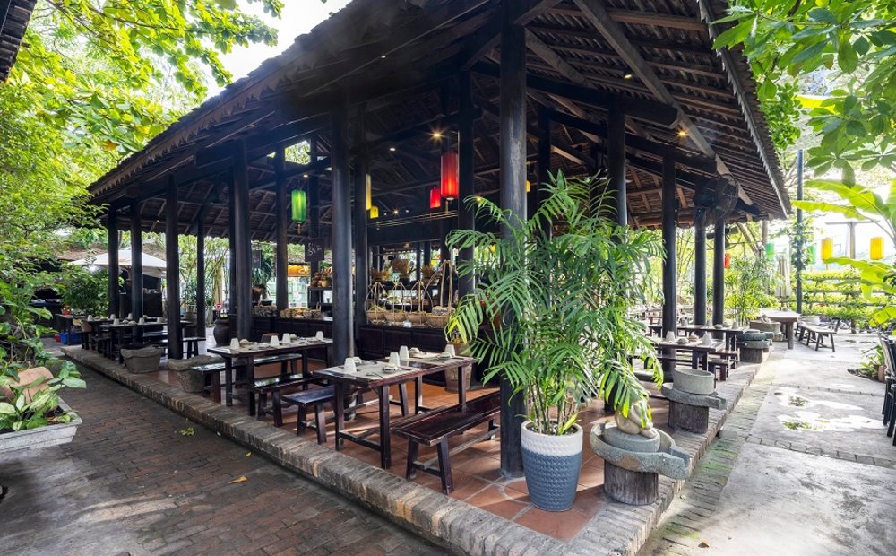 Nhà Hàng Làng Ngon Ở Nha Trang