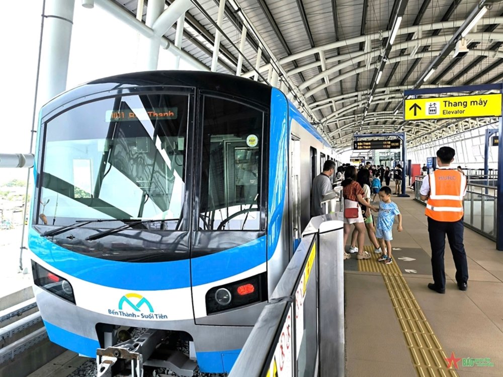 Đi Tàu Metro Số 1 (Tuyến Mới