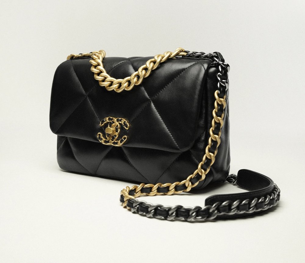法國必買精品｜Chanel 19 Bag