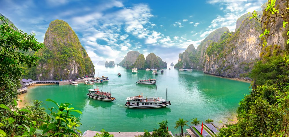 Panaromic View of the Halong Bay. Credits : Klook