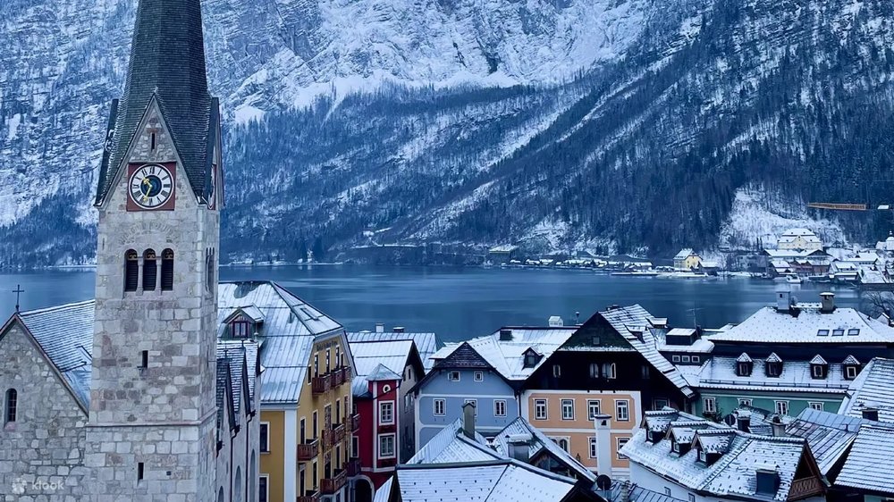 哈修塔特 雪景裡的鐘樓