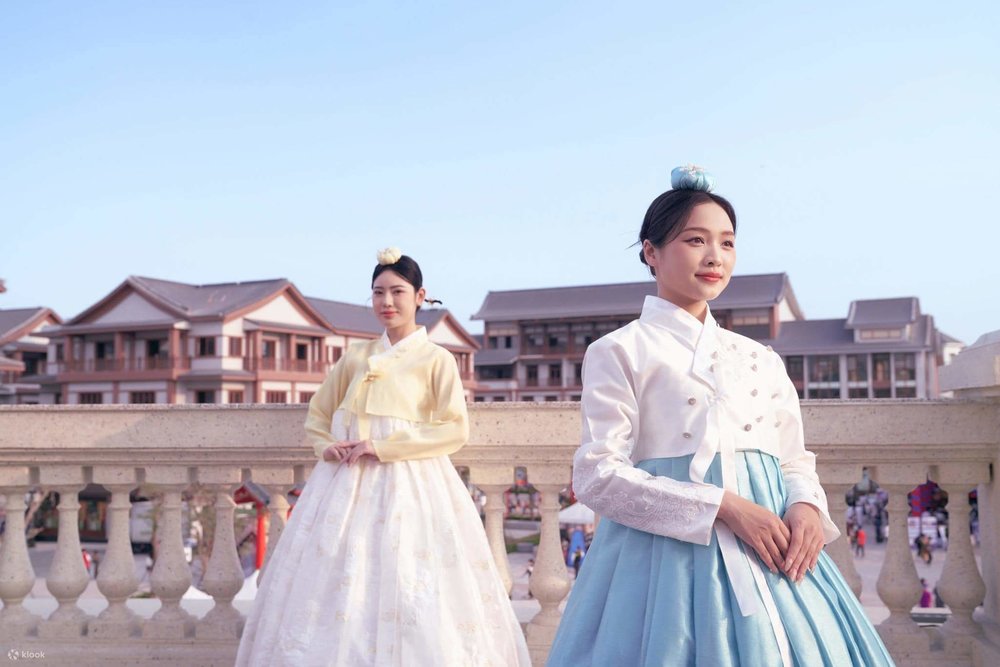Mặc Hanbok Dạo Chơi Tại Khu K-town Đậm Chất Hàn Quốc