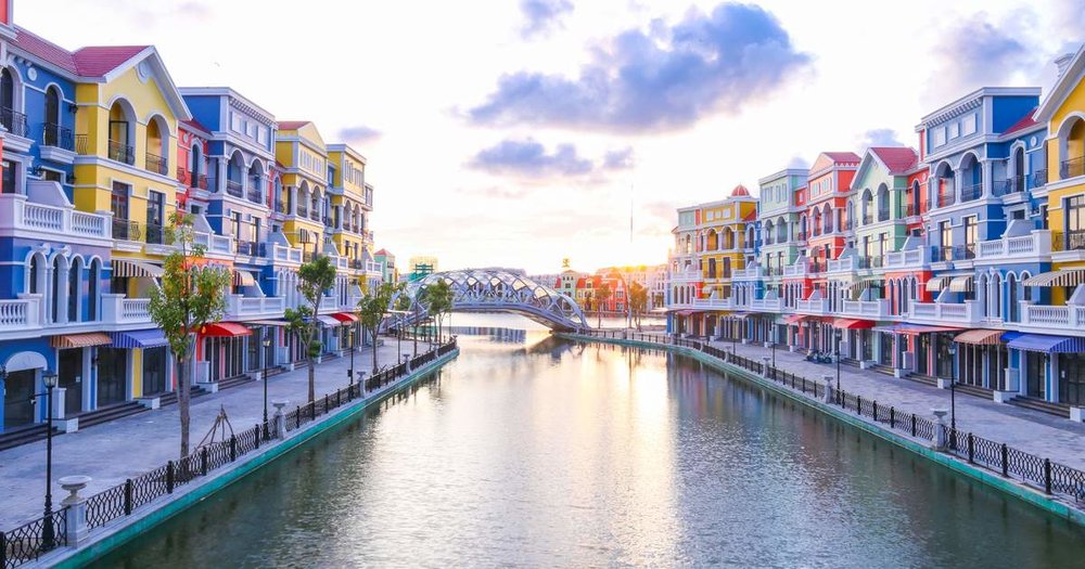 Ngồi Thuyền Gondola Ngắm Nhìn Khung Cảnh “Sông Venice” Thơ Mộng