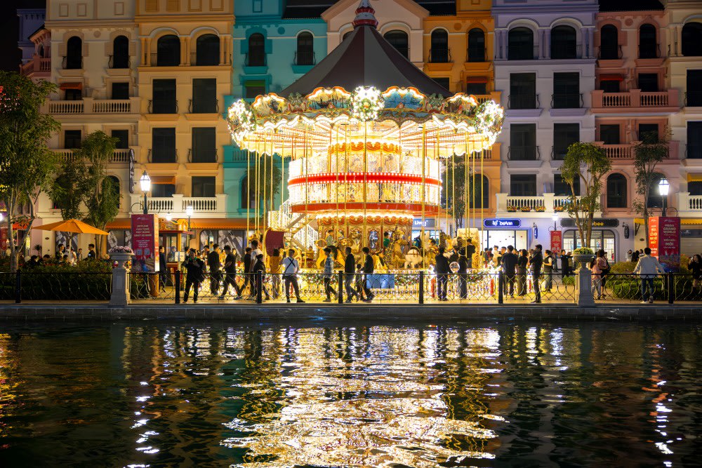 Chơi Vòng Quay Ngựa Gỗ Carousel Lấp Lánh