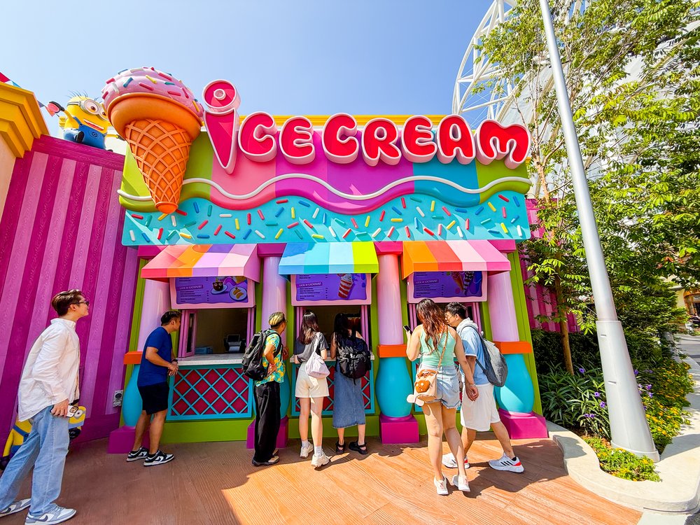 minion land singapore universal studios singapore