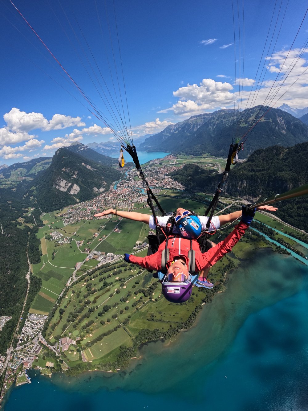 Big Blue tandem paragliding in Interlaken