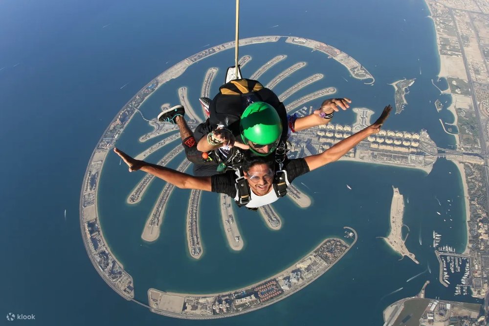 Take a glimpse of the Palm Jumeirah while freefalling from the sky. Credits : Klook