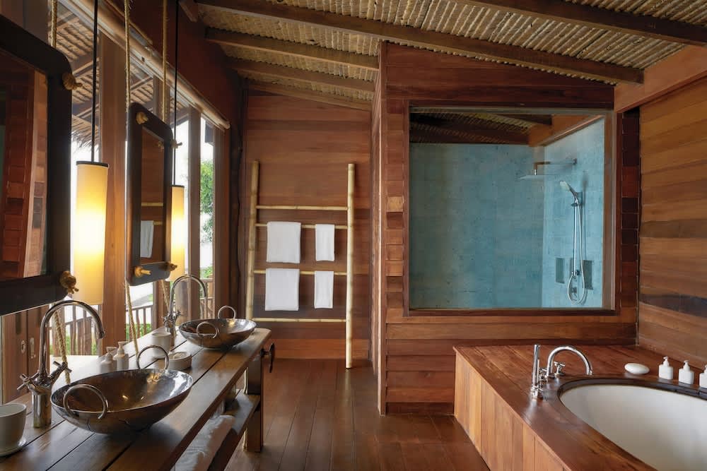 six senses bathroom