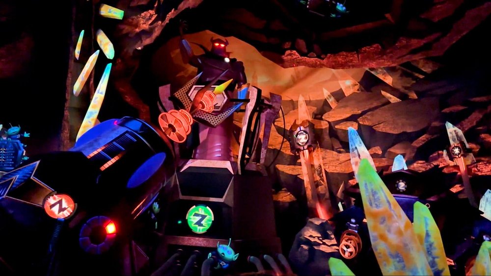 上海ディズニーランド　アトラクション　バズ・ライトイヤーのプラネット・レスキュー