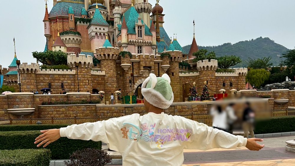 香港ディズニーランドに来たら絶対に買うべきグッズ　お城　スピリット・ジャージー