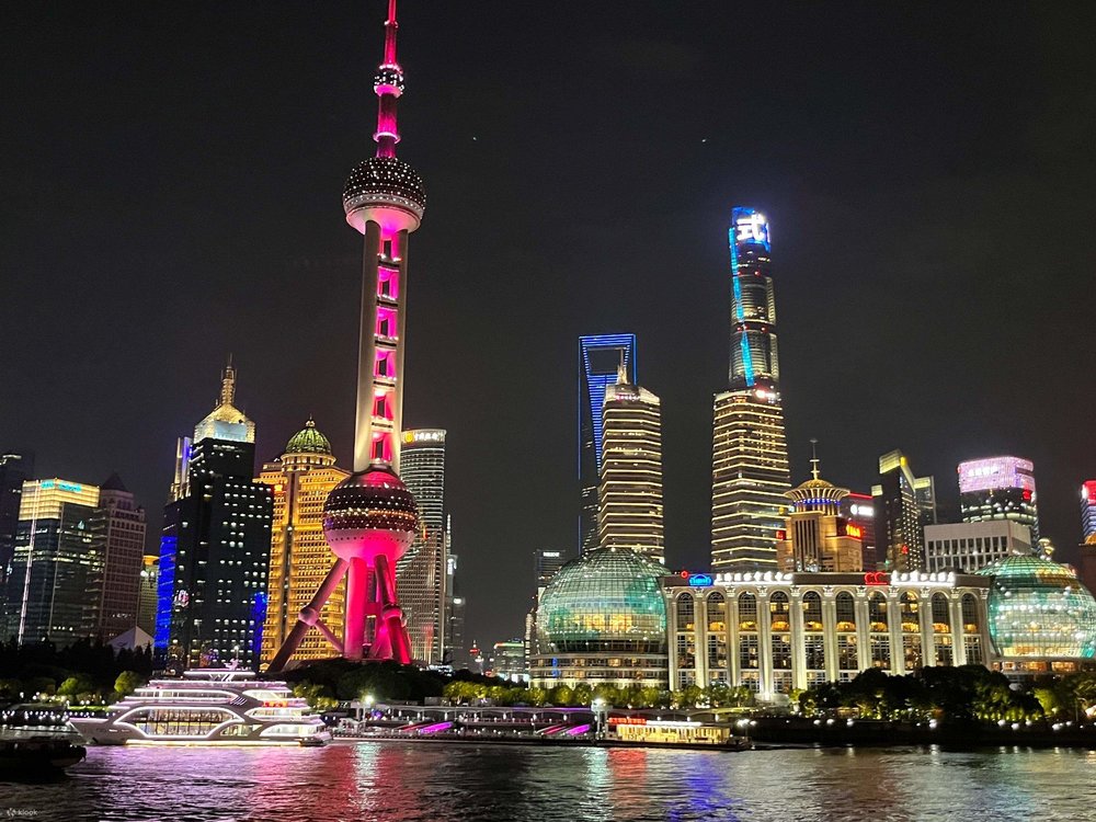 Thưởng Ngoạn Sông Hoàng Phố