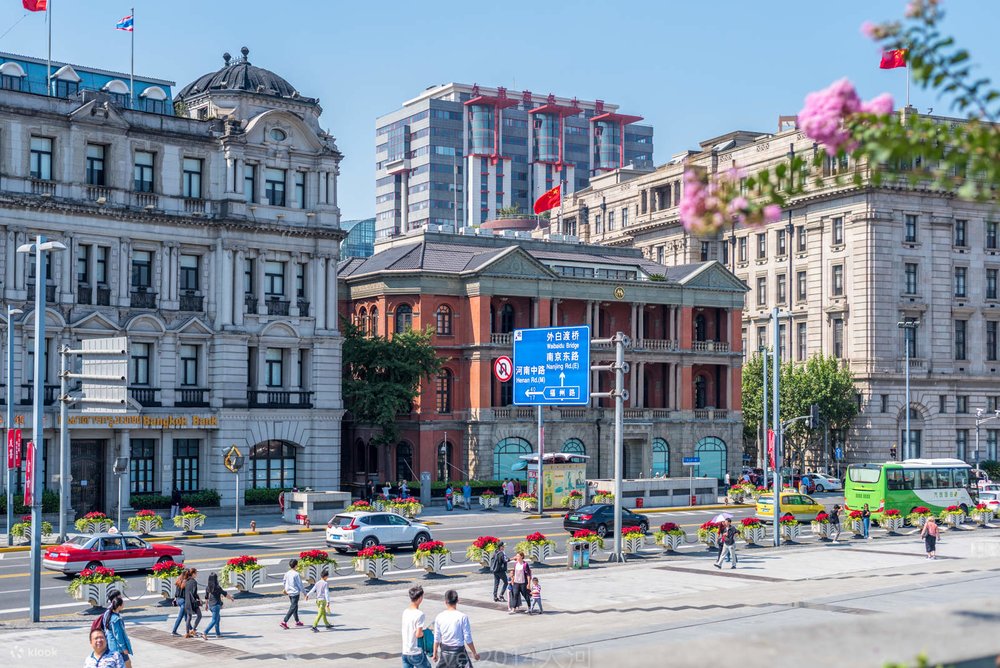 Tham Quan Các Tòa Nhà Biểu Tượng