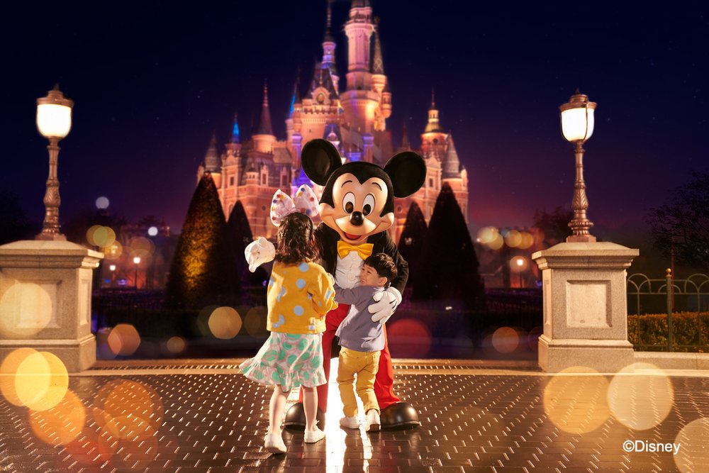 上海ディズニー　ミッキー　ミッキーマウス　子供達　ライトアップ　お城