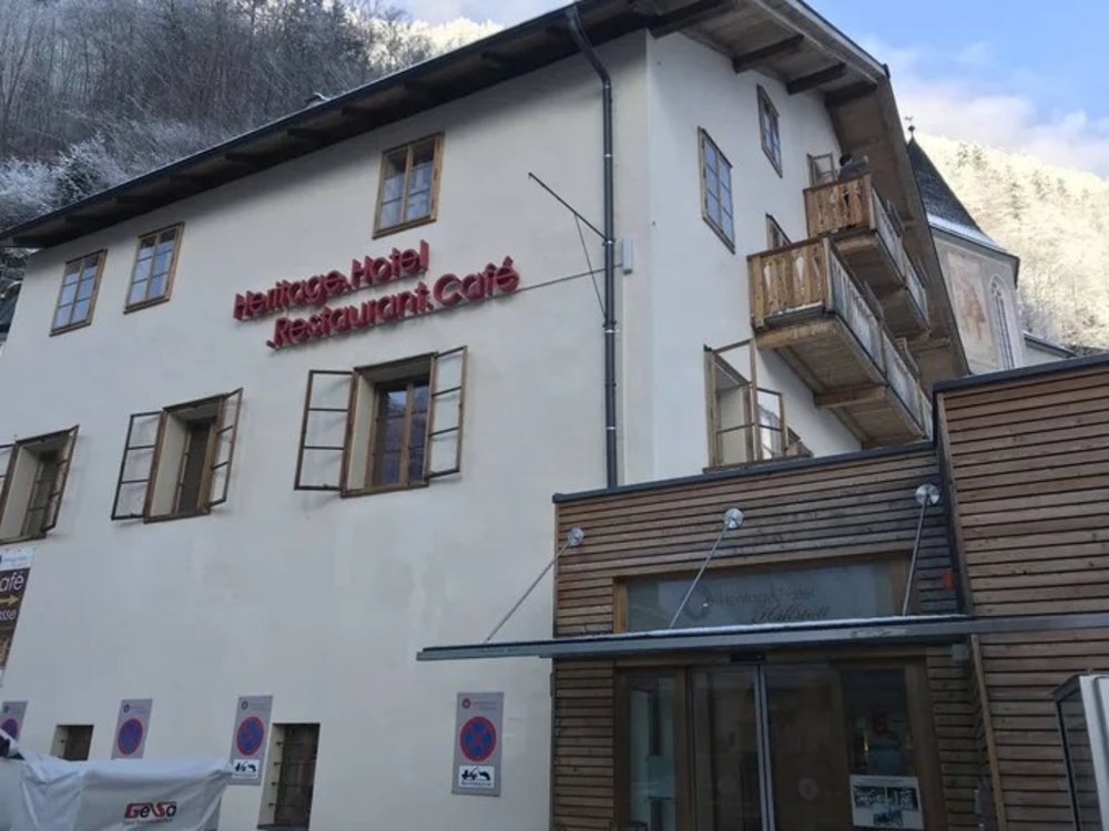 哈修塔特住宿推薦 歷史傳承酒店外觀