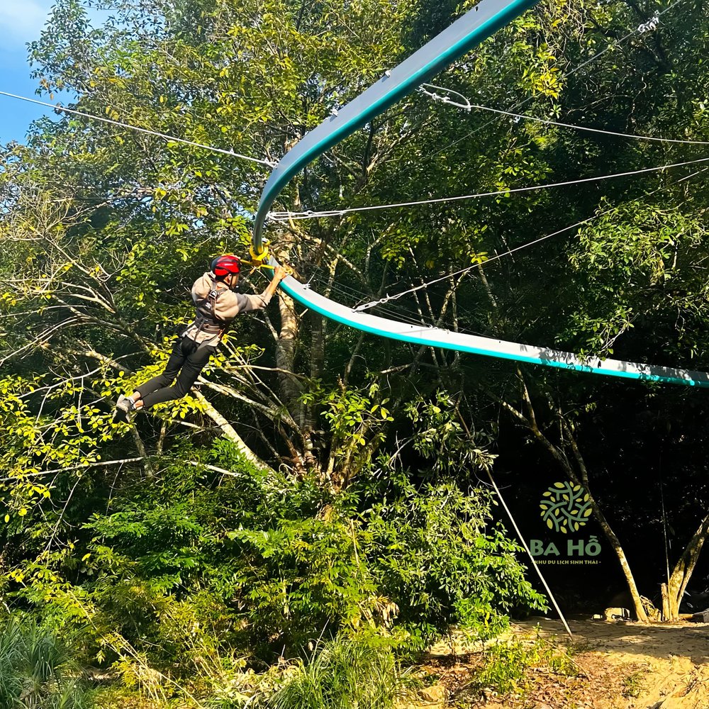 Trò Chơi Mạo Hiểm Roller Coaster Zipline Tại Khu Du Lịch Ba Hồ